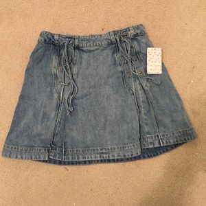 Ridiculously cute Light denim lace up skirt